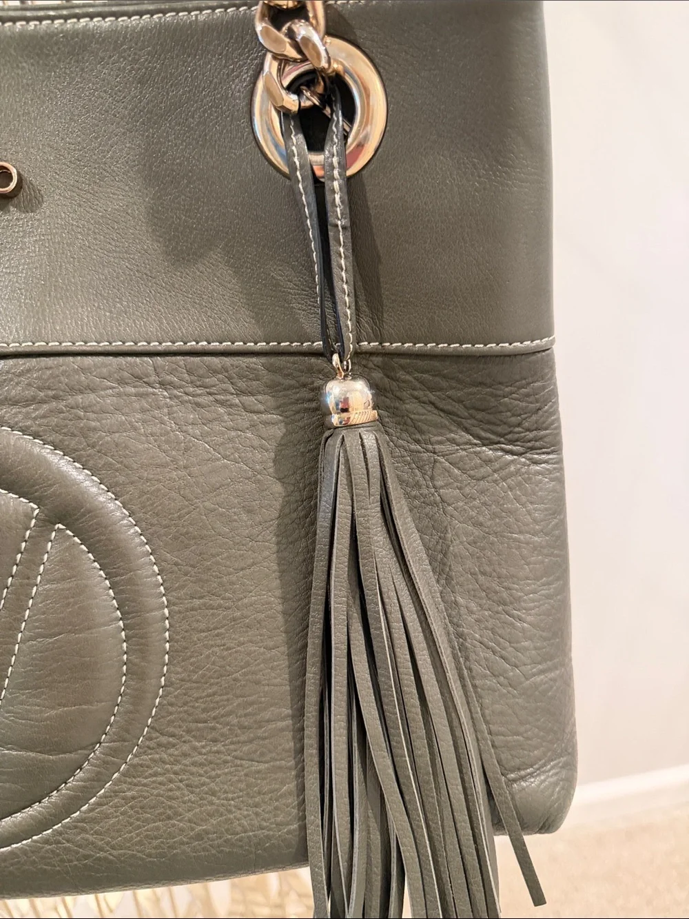Valentino Olive Green Leather Shoulder Bag with Gold Chain Straps - Picture 3 of 14